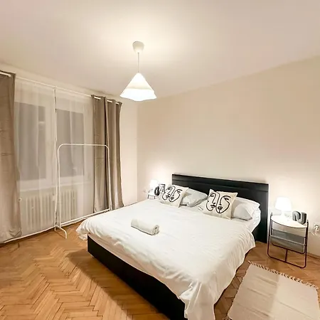 Apartman Simcity 2 I 3br In Center W Free Parking, 24 7 Self Check-in Besztercebánya